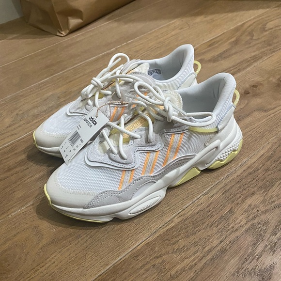 Adidas Ozweego shoes - Picture 5 of 6